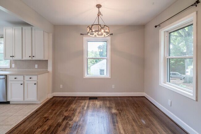 Building Photo - Charming Renovated 2BR Home in Revolution Park – Minutes from Uptown Charlotte!