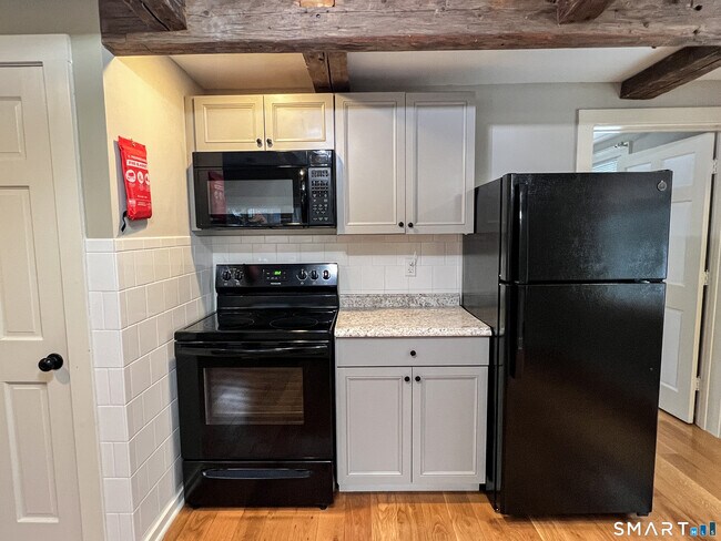 Building Photo - 133 Boston Post Rd