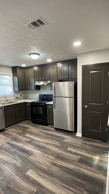 Primary Photo - Newly Renovated Duplex for Rent