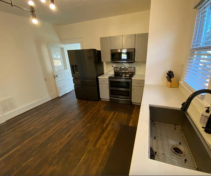 Building Photo - 1212-C McChesney Ave