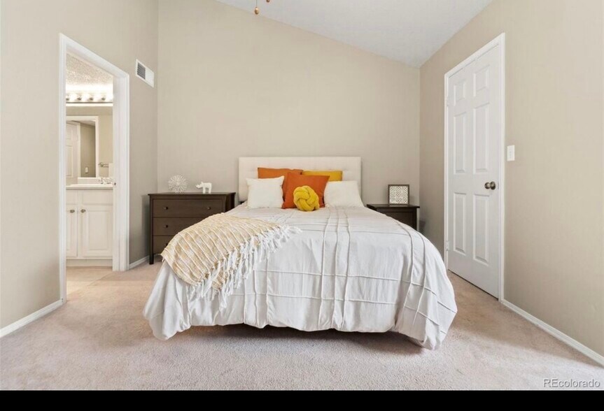 Building Photo - 2169 Eagle Ave