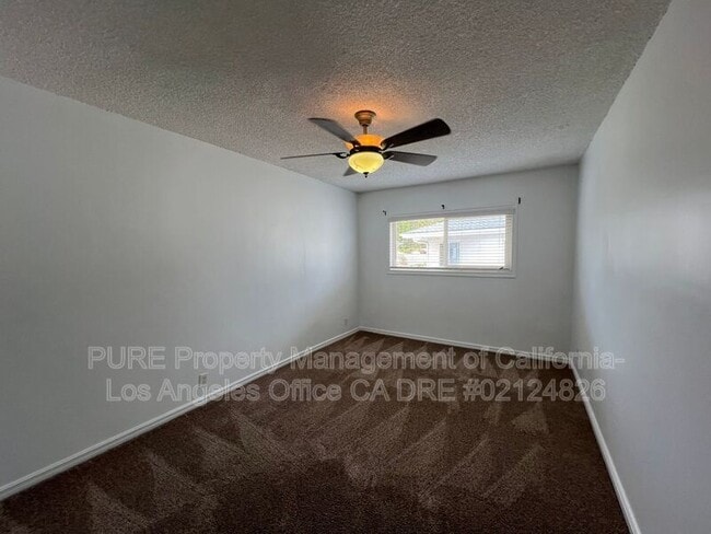 Building Photo - 2667 S Dolphin St