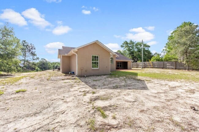 Building Photo - 7860 SW 204th Ave
