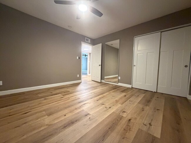 Building Photo - 9225 N Arroya Vista Dr W