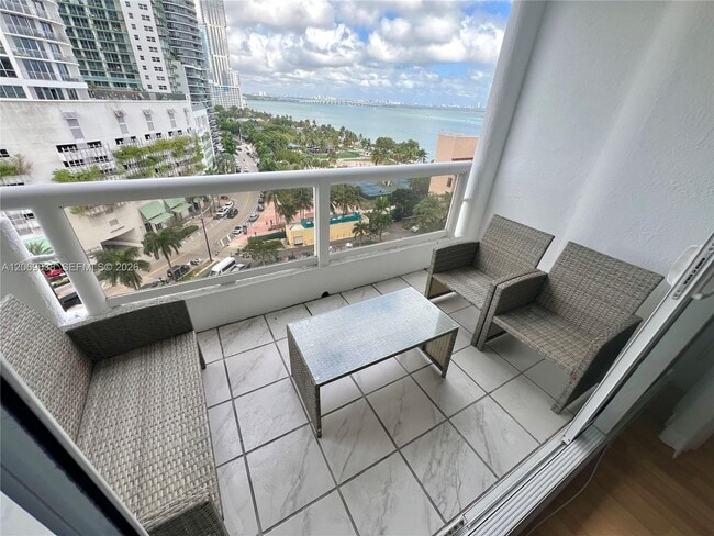 Building Photo - 1717 N Bayshore Dr