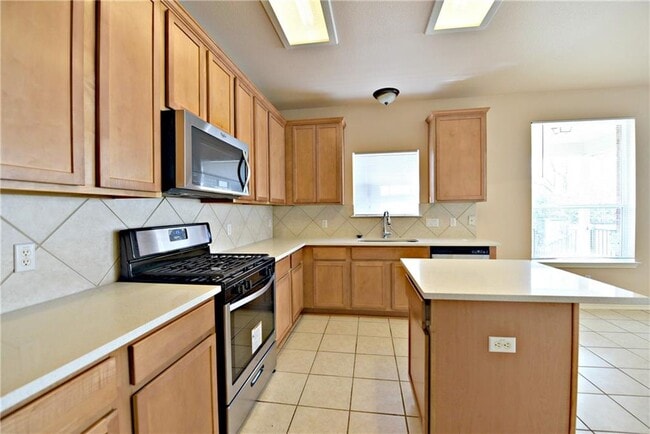 Building Photo - 16316 Castletroy Dr