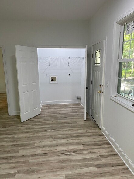 Building Photo - 115 Wild Primrose Ln
