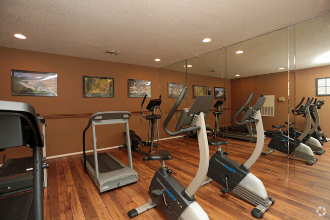 Fitness Center - Applewood Village Apartments