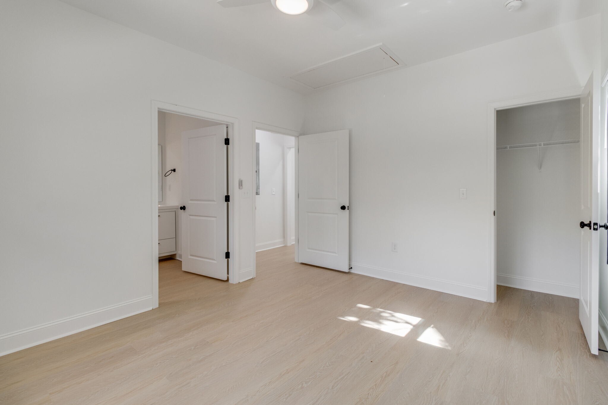 Building Photo - 133 Harden St