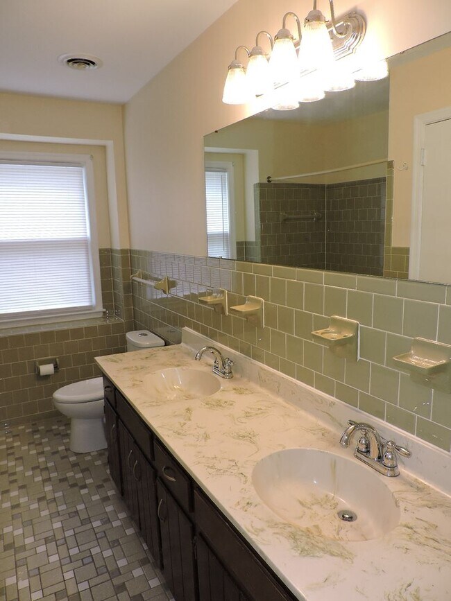 Building Photo - Email Linda@vacosold.com  or Call Office 804-642-2106