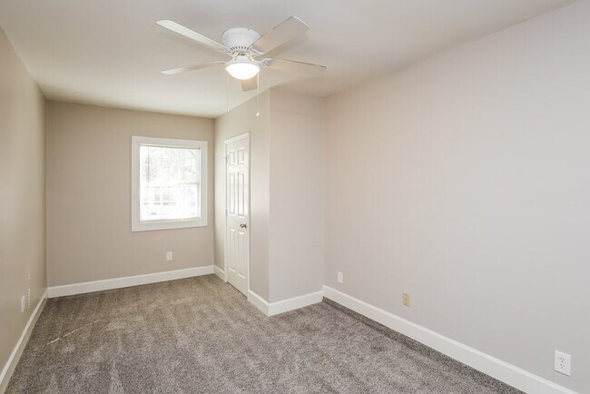 Building Photo - 2764 Wildflower Ln SW