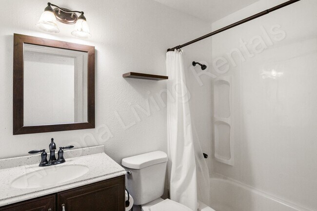 Building Photo - AFFORDABLE POOL HOME!