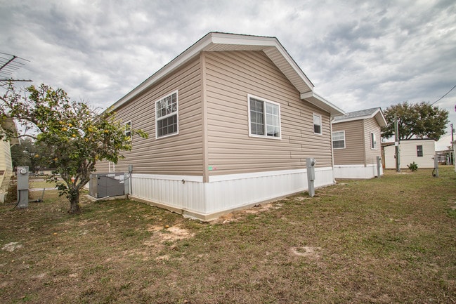 Building Photo - 6991 Fort King Rd