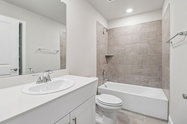 Building Photo - 2100 Gustavus Dr