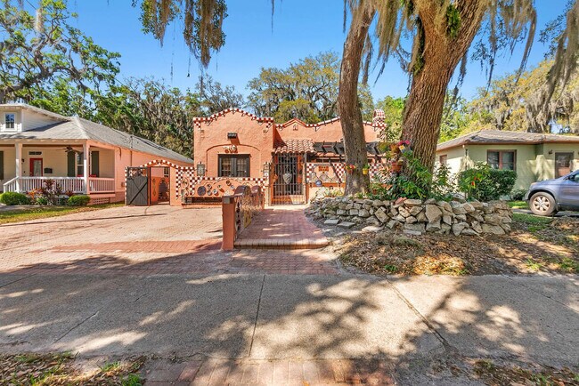 Building Photo - 24 Fullerwood Dr