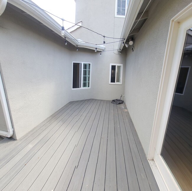 Building Photo - 6 bed 3 bath Spacious home near Cal Poly