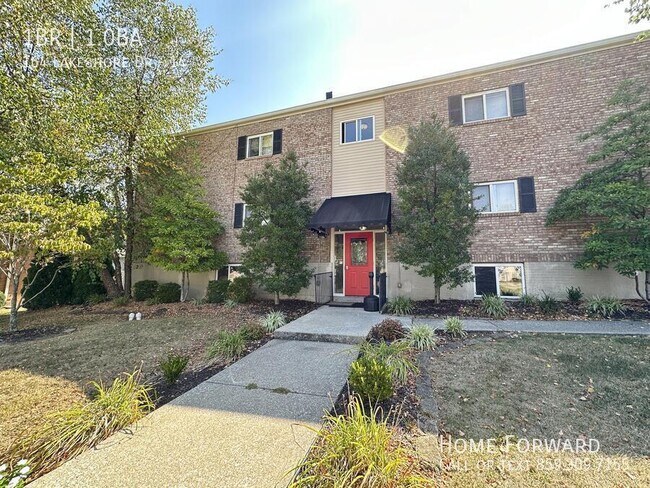 Primary Photo - 164 Lakeshore Dr