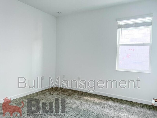 Building Photo - 11549 Rhyme Ave
