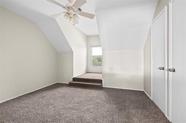 Building Photo - 850 Warbler Ln