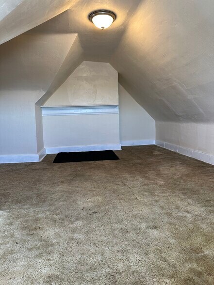 Building Photo - 134 Sherman St