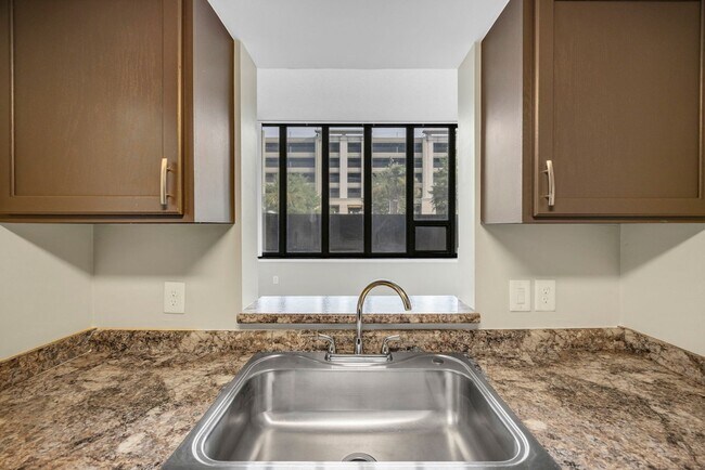 Building Photo - 1100 Wheat St