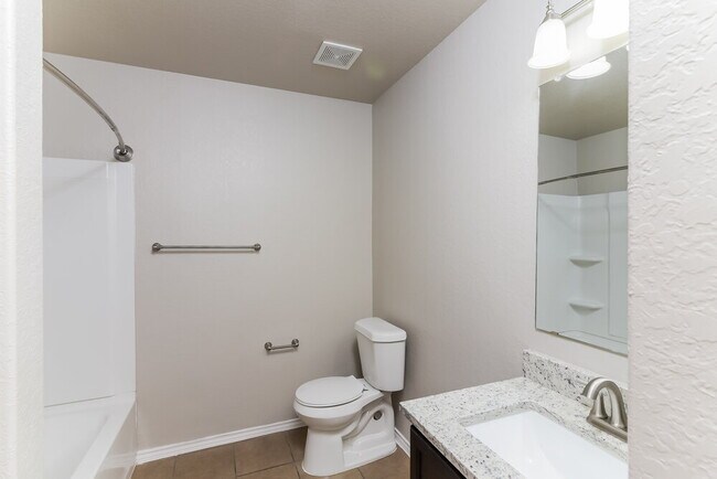 Building Photo - 11811 Dove Ranch