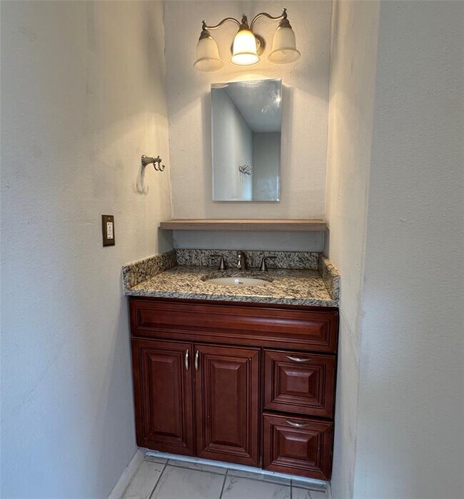 Building Photo - 1402 Mardell St