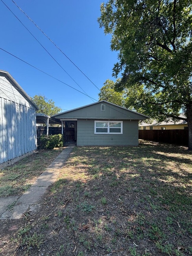 Building Photo - NOW AVAILABLE - Charming Home + Tons of Sp...