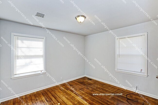 Building Photo - 505 Mastin Lk Rd NW