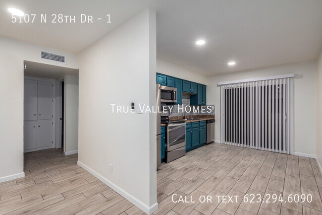 Building Photo - 5107 N 28th Dr