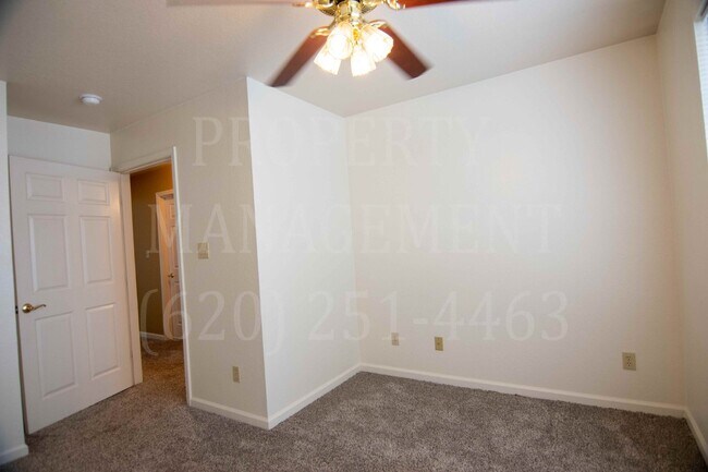 Building Photo - 2 Bedroom 2 Bath