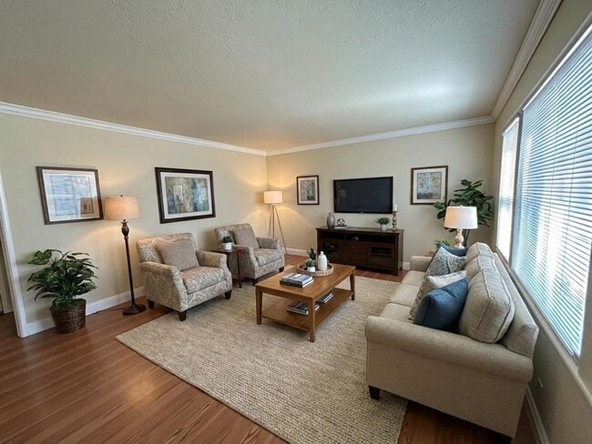 Building Photo - 3 bedroom, 2 bath Concord Home