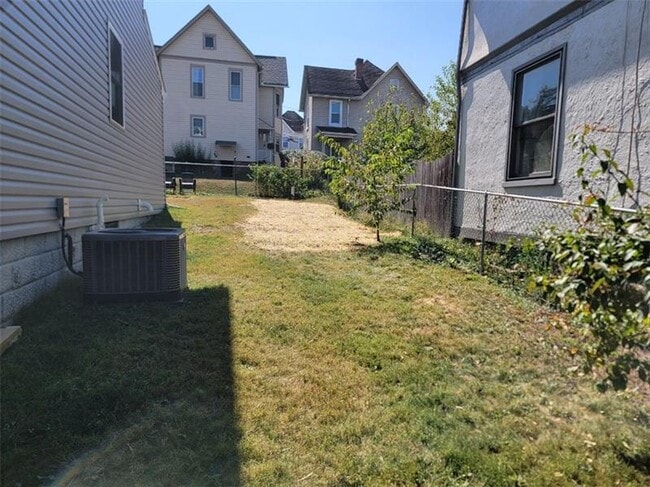 Building Photo - 1040 Wilson Pl