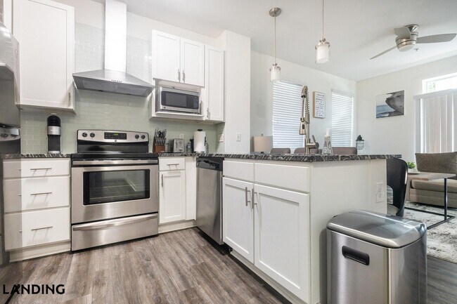 Building Photo - 4921 Pretty Lake Ave