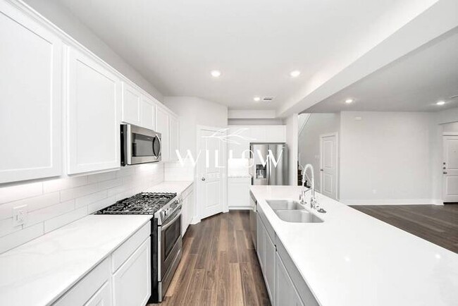 Building Photo - Incredible 3-Bedroom Home – 6 Weeks FREE R...
