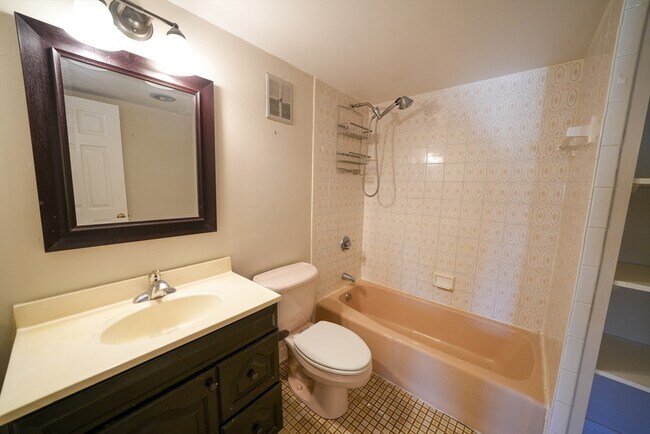 Building Photo - 16 Winter St