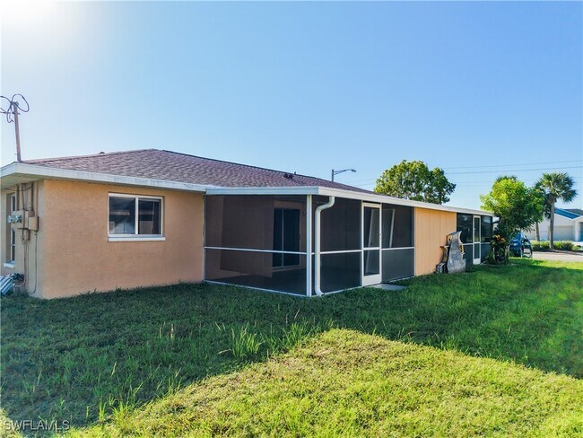 Building Photo - 1107 Cape Coral Pkwy W