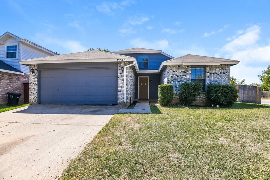 Primary Photo - 2733 Forest Creek Dr