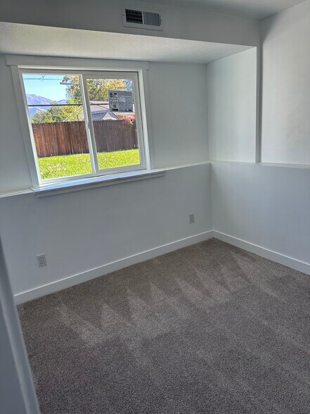 Building Photo - 614 N 550 E