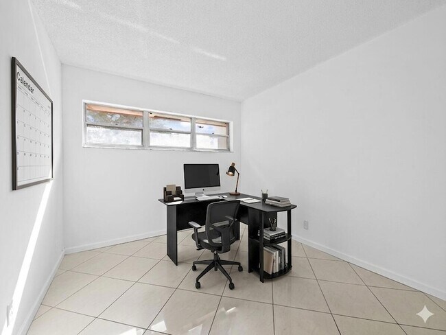 Building Photo - 1 Jacaranda Country Club Dr