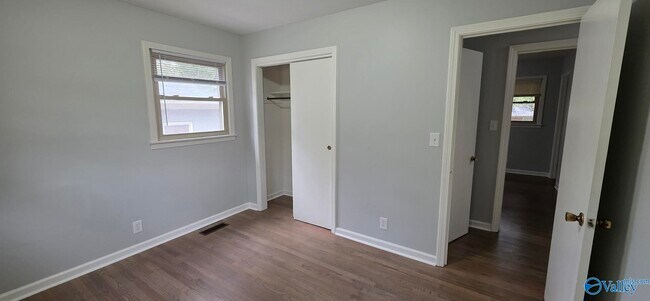 Building Photo - 3313 Teton Dr NW