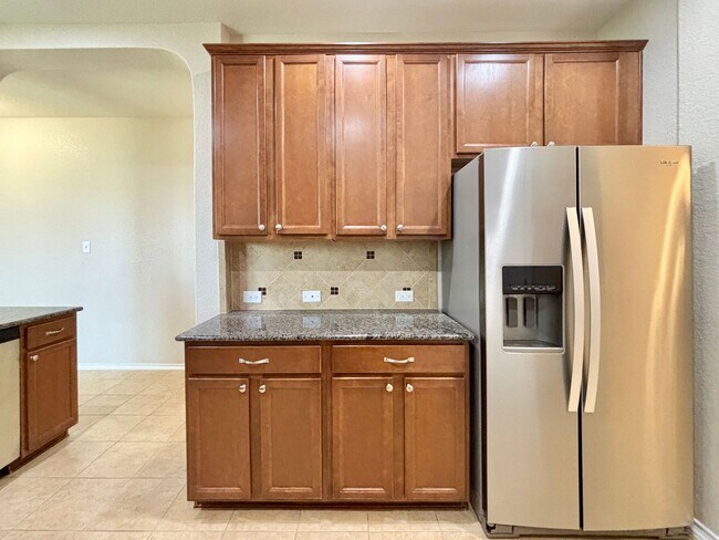 Building Photo - Welcome to this Big & Beautiful! 5 bed/3.5...