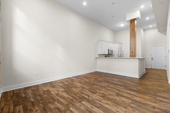 Building Photo - 6200 Hudson Ave