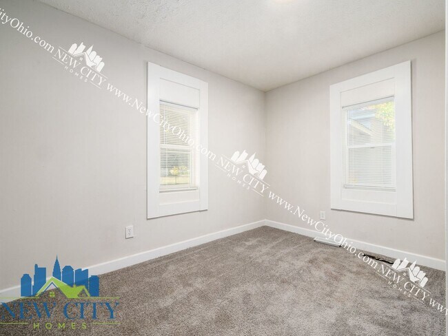 Building Photo - 2737 1/2-878-872 Sullivant Ave
