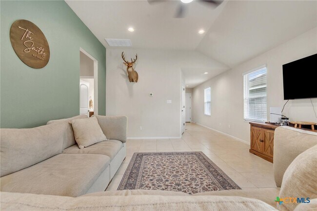 Building Photo - 460 Delta Crst