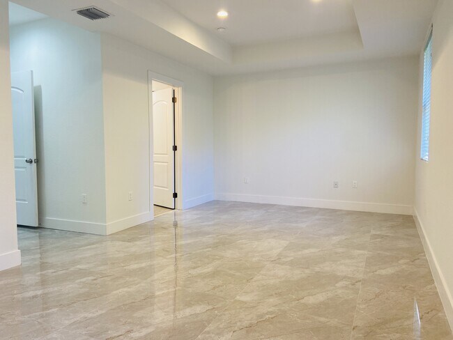 Building Photo - 269 Bella Sol Way