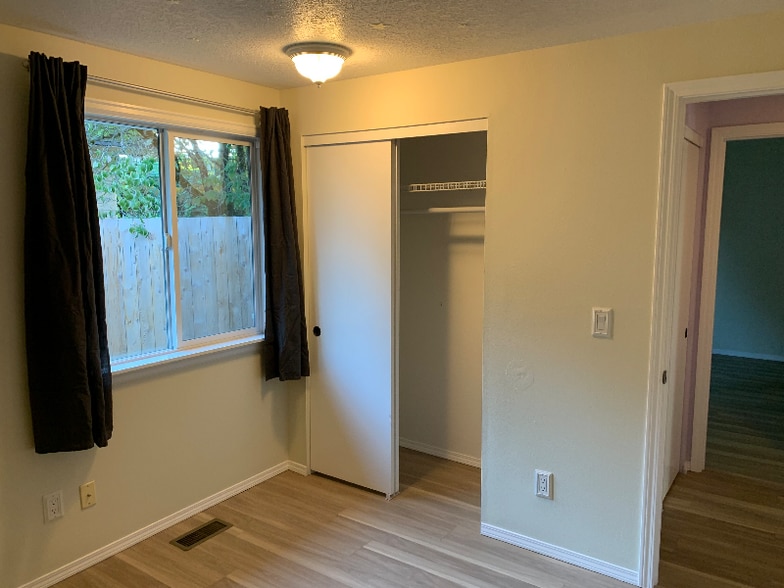 Building Photo - 15546 NW White Fox Dr