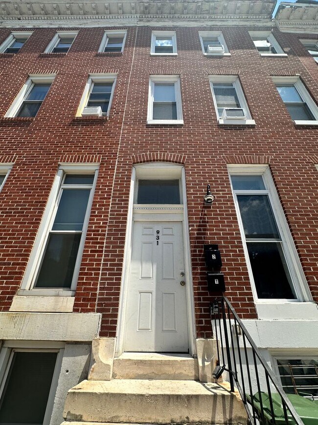 Primary Photo - 931 N Stricker St