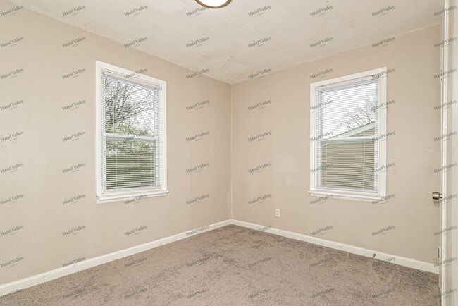 Building Photo - 2007 Huntington Ave