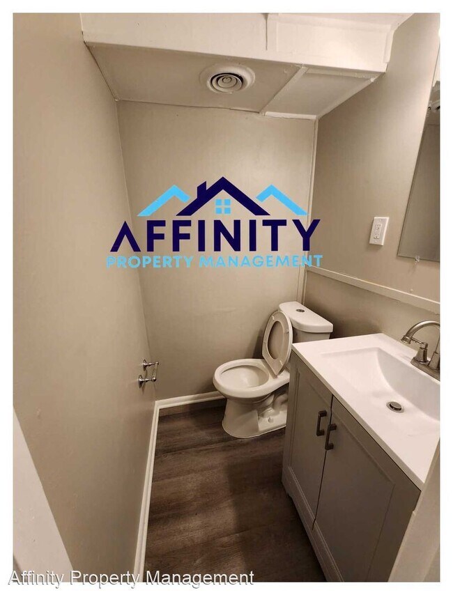 Building Photo - 4 br, 1.5 bath House - 835 Green Oak Ter